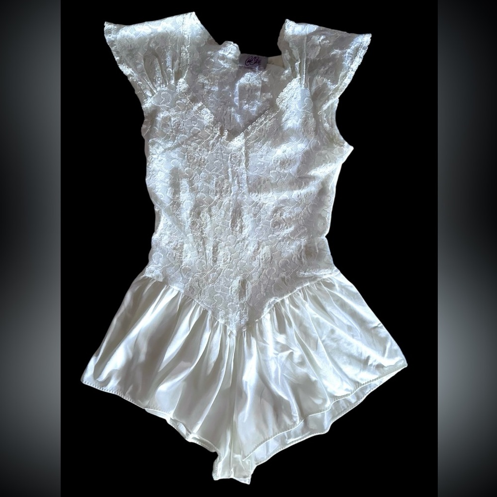 Lace Bodice Satin Peplum Top - Ivory